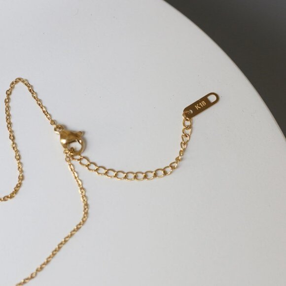 NEW 18K Gold Plated Diamond Crescent Moon Necklace - Picture 8 of 8